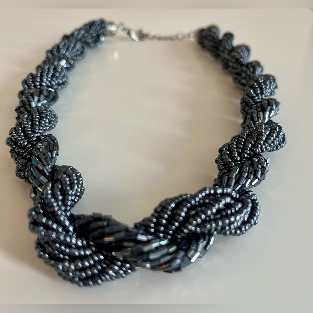 🌷2/$15 - H&M chunky twist statement necklace